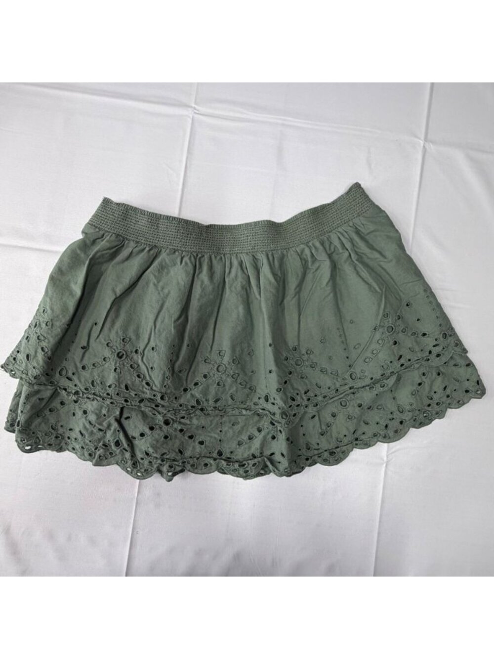 American Eagle skirt size Large Green Eyelet Lace Scalloped Hem Mini Skirt
